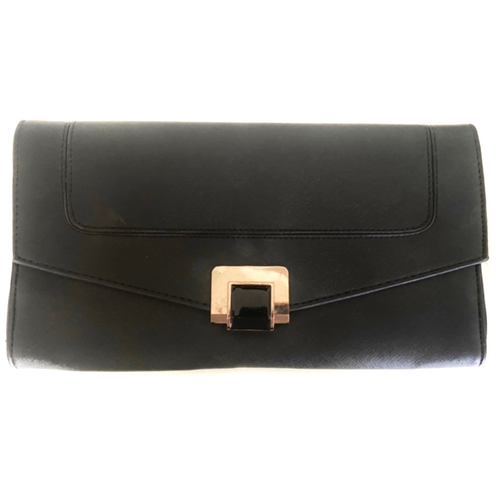 3/$8🎉Urban Expressions | Rectangle black clutch with gold black clasp